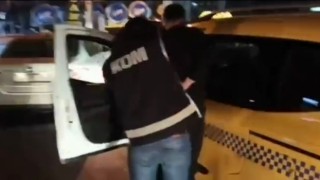 Ticari taksiden yolcu değil tabancalar çıktı