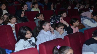 Tiyatro festivaline coşkulu veda