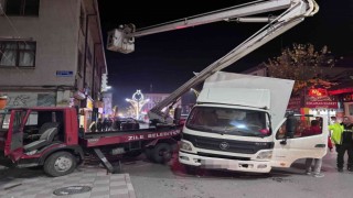 Tokatta kamyonet itfaiye aracına çarptı: 1 yaralı