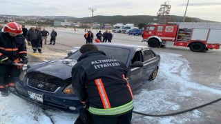 Topçular İskelesinde otomobil yangını