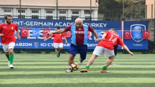 Trabzon il protokolü ve Macaristan heyeti arasındaki maçta kazanan dostluk oldu