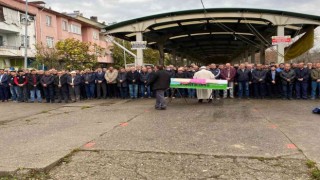 Trafik kazasında hayatını kaybeden anne Kök, toprağa verildi