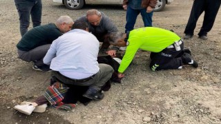 Trafik polisin ilk yardımı nefes alamayan çocuğu ölümden kurtardı