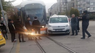 Tramvay kazası trafiği felç etti