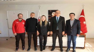 Turgay Genç: “Kadın voleybol takımımız gururumuz”