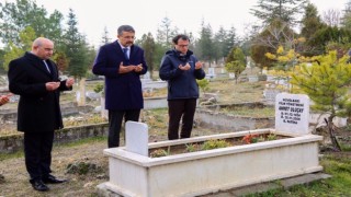Türk sinemasının bilge yönetmeni Kütahyalı Ahmet Uluçay dualarla anıldı