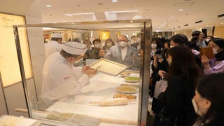 Türk tatlısı baklava Japonyanın en lüks semtinde görücüye çıktı