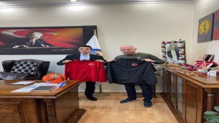 Türkeli Belediye Esnafspora malzeme desteği