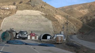 Türkiyenin en uzun 3. tüneli kar düştüğünde tek tüpten hizmete açılacak