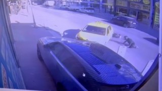 U dönüşü yapmak isteyen taksi ile motosiklet çarpıştı
