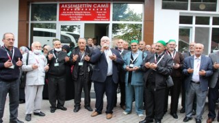 Ümre kafilesi dualarla uğurlandı
