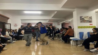 Üniversite öğrencileri bu gecede moral depoladı