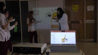 Üniversite öğrencileri Çocuk Acili Resimlerle Süslüyor