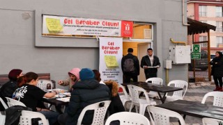 Üniversitelilere yemek desteği sürüyor