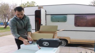 Ünlü oyuncudan karavanda yaşayan üniversiteliye destek
