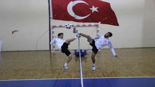 Üstü üste Türkiye şampiyonu olan ayak tenisi takımı, Dünya Şampiyonasına hazırlanıyor