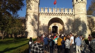 Vali Çelik, ÇEKOMdaki çocukların İstanbul hayalini gerçekleştirdi