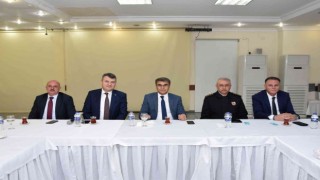 Vali Gürelden emniyet personellerine başarı belgesi