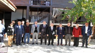 Vali Karadeniz Kula Deri İhtisas ve Karma OSB müteşebbis heyetine başkanlık etti