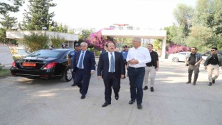 Vali Pehlivan Mezitli Belediye Başkanı Tarhan ile bir araya geldi