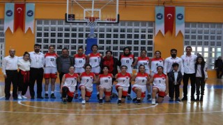 Van Büyükşehir Belediyesi Kadın Basketbol Takımı ilk maçından galip ayrıldı