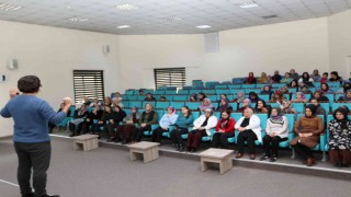 Van Büyükşehir Belediyesinden aile içi iletişim semineri