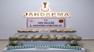 Vanda 80 kilo 911 gram toz esrar ve 2 bin 980 adet sentetik ecza hap ele geçirdi