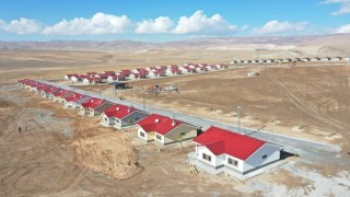 Vandaki deprem konutları için anahtar teslimi