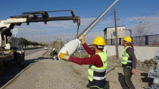 VEDAŞ ekipleri, kesintisiz enerji arzı için havai hatları yer altına alıyor