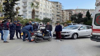 Yan yoldan çıkan otomobille motosiklet çarpıştı: 1 yaralı