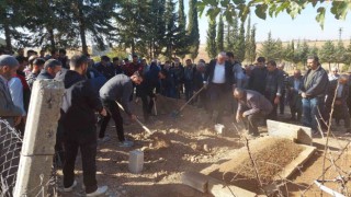 Yarı çıplak halde ölü bulunan çocuğun kimliği belli oldu