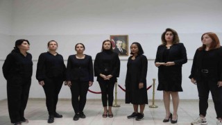 Yerleşik yabancı kursiyerler 7 dilde Atatürkü andı