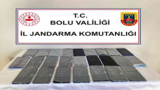 Yolcu otobüsünde 25 kaçak cep telefonu ele geçirildi