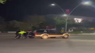 Yolda kalan aracın imdadına polis ekipleri yetişti