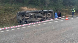 Yoldan çıkan pikap şarampole devrildi: 1 ölü, 1 yaralı