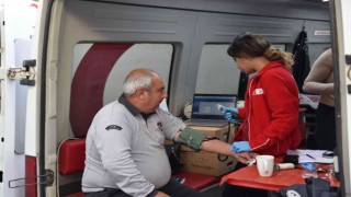 Yunusemre personelinden kan bağışı
