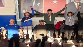 Yunusemreli güreşçiler İzmirden madalyalarla döndü