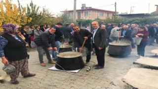 Yüzlerce vatandaş yağmur için ellerini semaya açtı