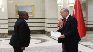 Zambiya Büyükelçisi William Maipambe Sikazwe, Cumhurbaşkanı Erdoğana güven mektubu sundu