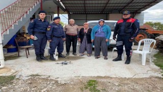 Zeytin toplarken kaybolan kadın jandarma dronu ile bulundu