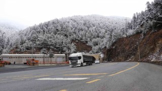 Zigana Dağı beyaz gelinliğini giydi