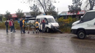 Zonguldakta iki araç kafa kafaya çarpıştı: 2 yaralı