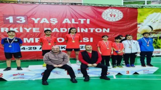 13 Yaş Altı Türkiye Badminton Şampiyonasında Eskişehir madalyaları topladı