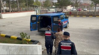 17 yıl hapis cezası bulunan hırsızlık şüphelisi Konyaya giderken yakalandı