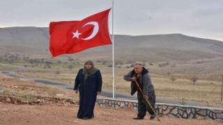 31 yıl önce şehit edilen siviller için anıt mezar yapıldı