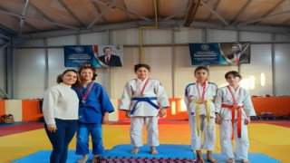 50 sporcu dereceye girmek için yarıştı