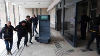 500 bin TL dolandırılan şahsın parasını polis kurtardı