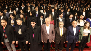 600’ü aşkın liseli genç Zeydan Karalar’la buluştu