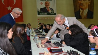 7 Ocak Kurtuluş Kupası Turnuvası Başkan Kadir Karanın temsili hamlesiyle başladı