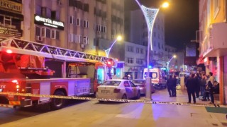 8 katlı binanın çatısına çıktı, polis güçlükle ikna etti